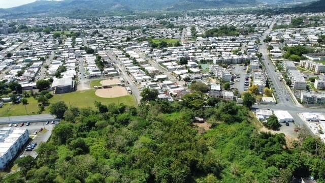 En Venta: $800,000 (13.02 acres)