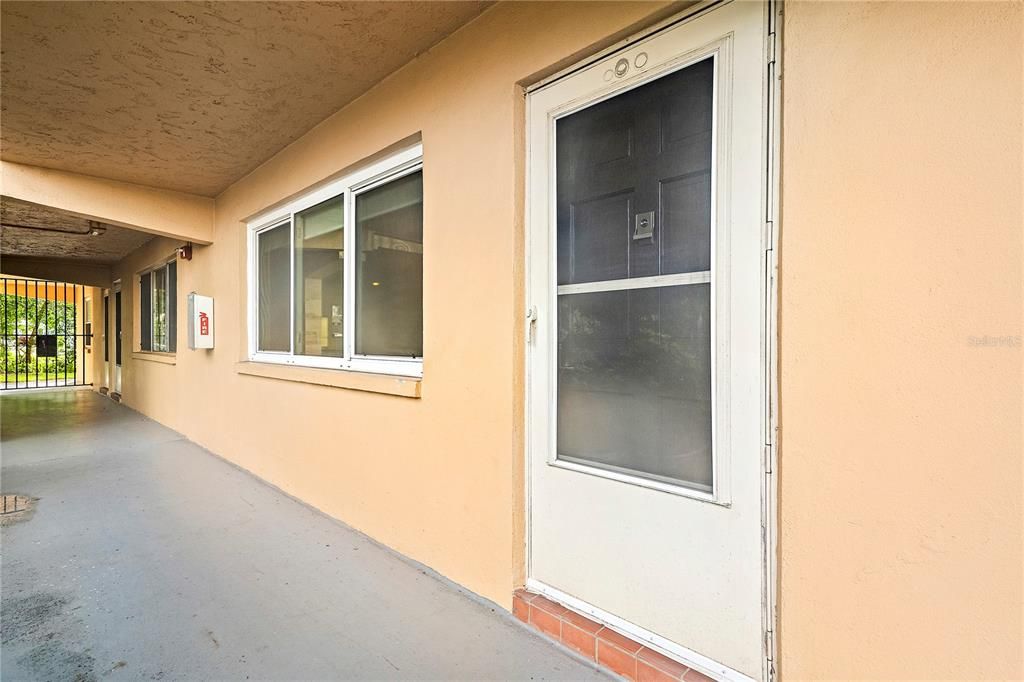 Recently Rented: $1,595 (1 beds, 1 baths, 690 Square Feet)