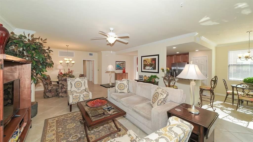 В аренду: $3,200 (3 спален, 2 ванн, 1786 Квадратных фут)