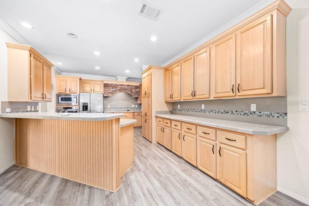 Active With Contract: $1,200,000 (4 beds, 3 baths, 2478 Square Feet)