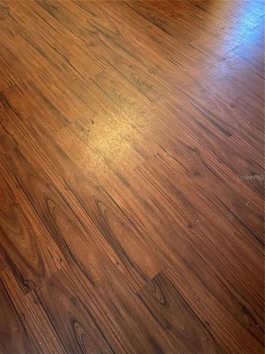 待售: $185,000 (3 贝兹, 1 浴室, 1530 平方英尺)