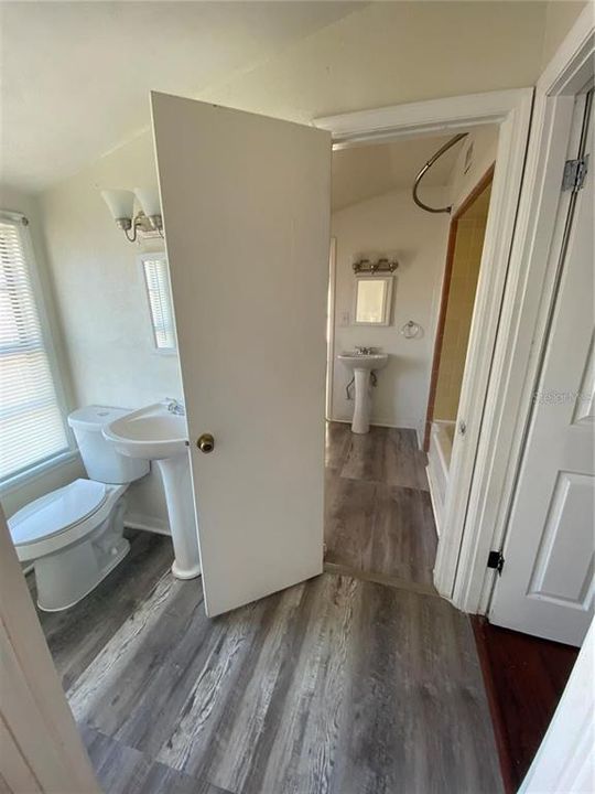 待售: $185,000 (3 贝兹, 1 浴室, 1530 平方英尺)