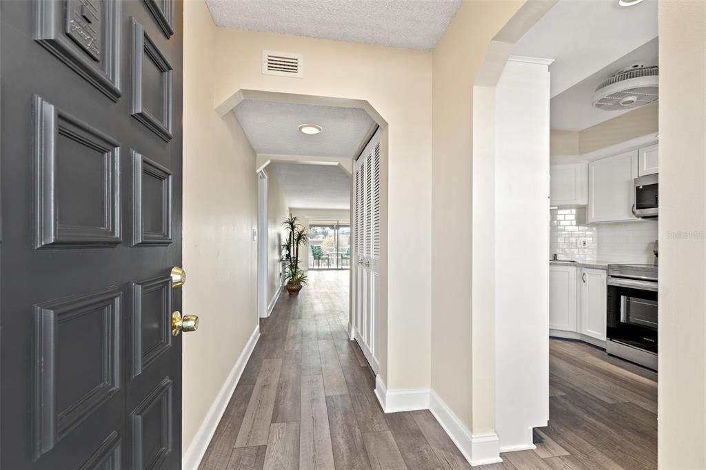 For Sale: $189,000 (2 beds, 2 baths, 1150 Square Feet)