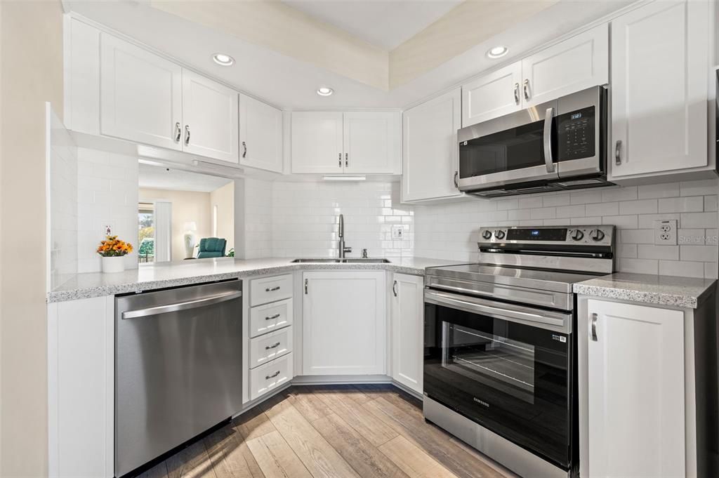 For Sale: $189,000 (2 beds, 2 baths, 1150 Square Feet)