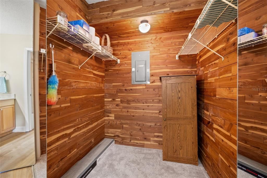 For Sale: $189,000 (2 beds, 2 baths, 1150 Square Feet)