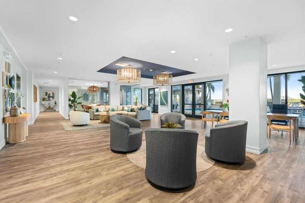 出租: $1,884 (1 贝兹, 1 浴室, 915 平方英尺)