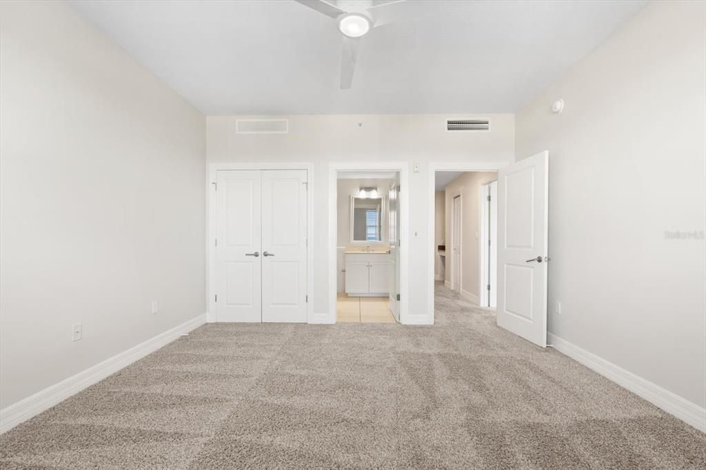 For Rent: $1,644 (1 beds, 1 baths, 885 Square Feet)