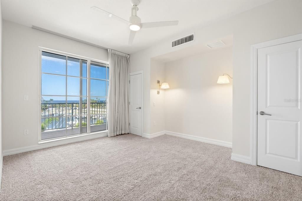 For Rent: $1,644 (1 beds, 1 baths, 885 Square Feet)