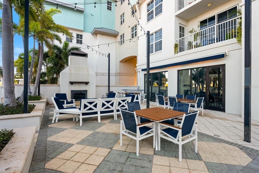 For Rent: $1,644 (1 beds, 1 baths, 885 Square Feet)