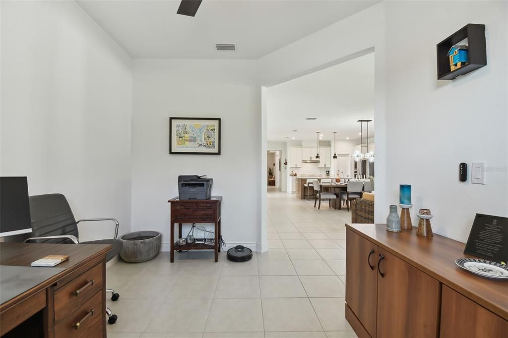 待售: $648,000 (4 贝兹, 3 浴室, 2500 平方英尺)