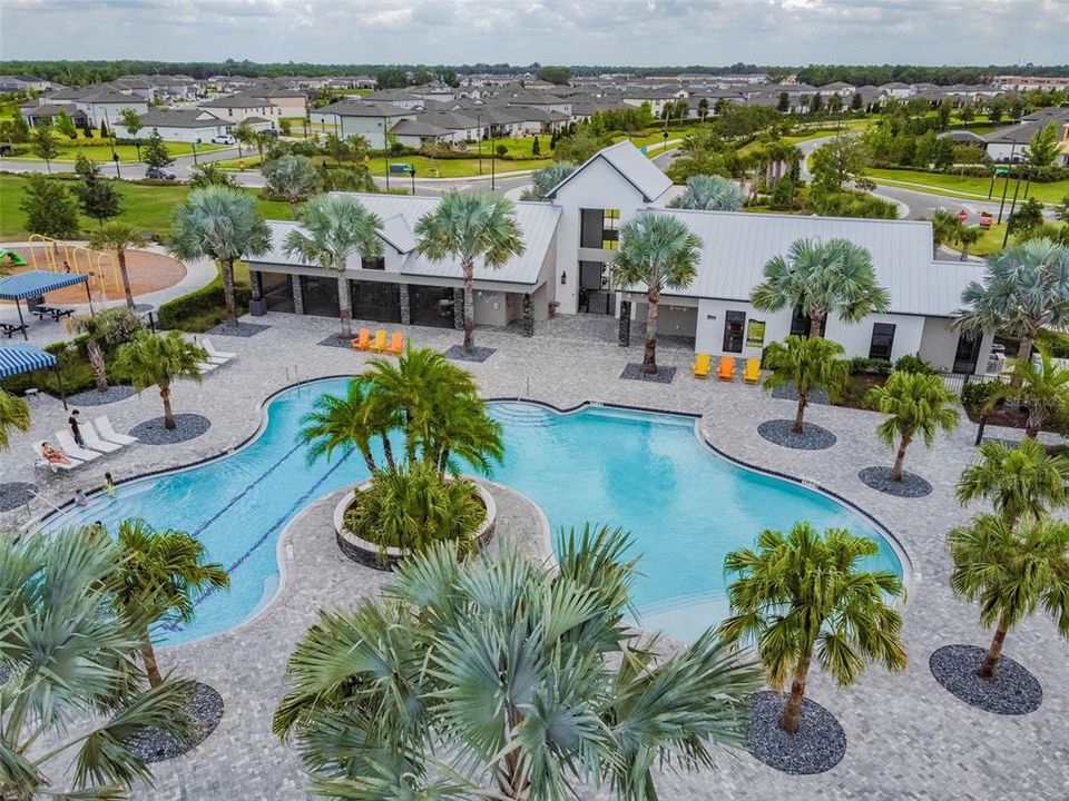 待售: $648,000 (4 贝兹, 3 浴室, 2500 平方英尺)