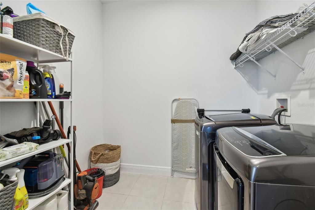 待售: $648,000 (4 贝兹, 3 浴室, 2500 平方英尺)