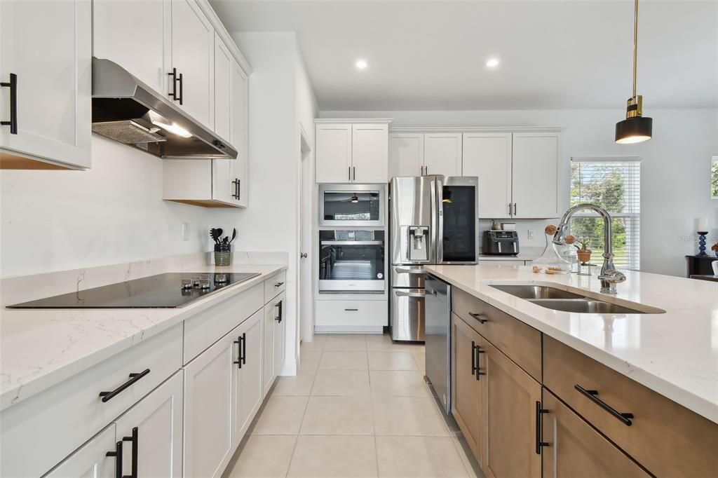 待售: $648,000 (4 贝兹, 3 浴室, 2500 平方英尺)