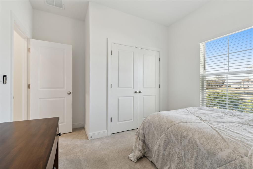 待售: $648,000 (4 贝兹, 3 浴室, 2500 平方英尺)