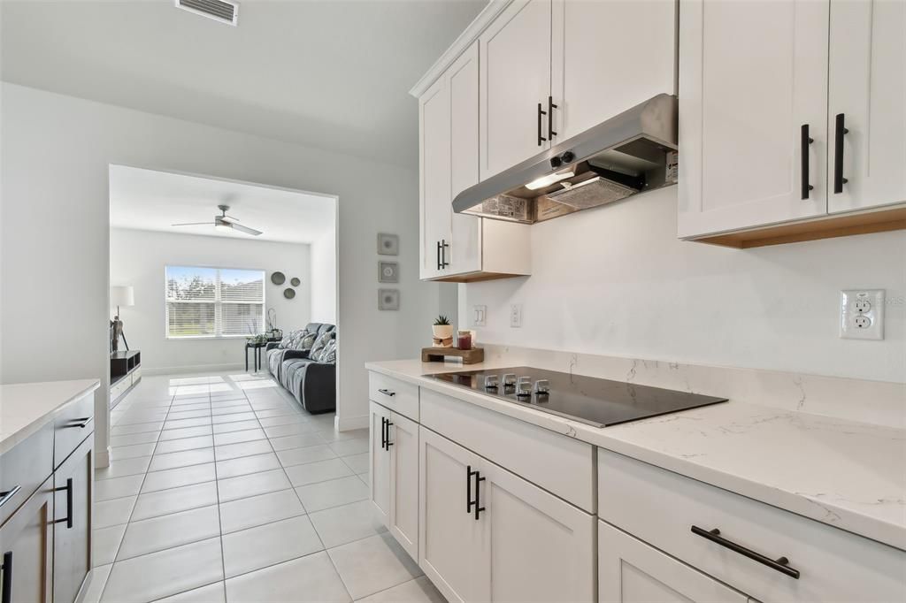 待售: $648,000 (4 贝兹, 3 浴室, 2500 平方英尺)