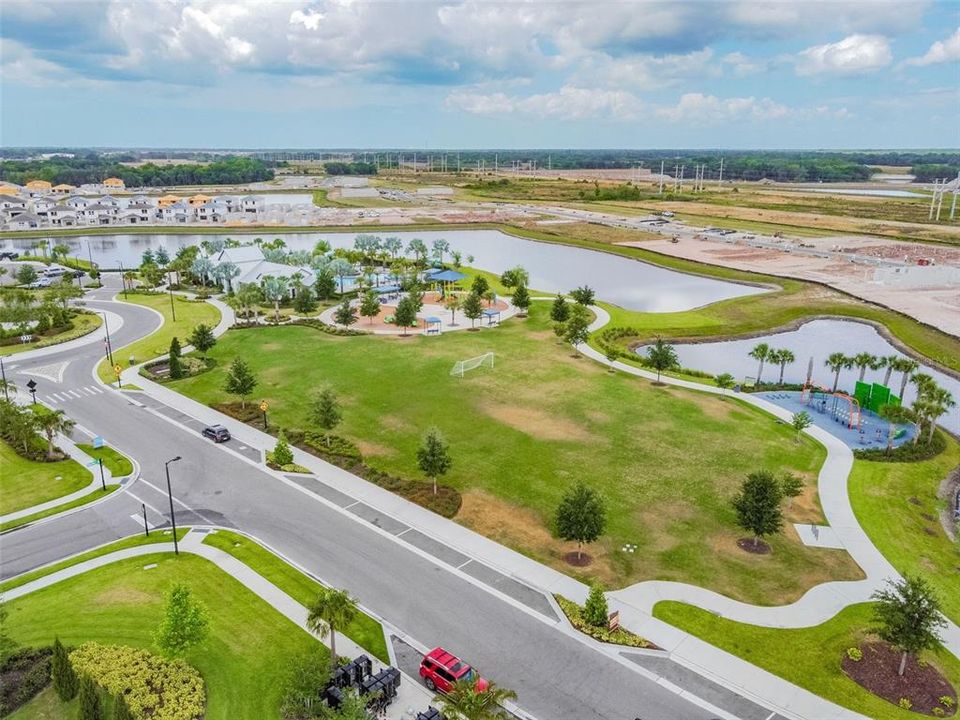 待售: $648,000 (4 贝兹, 3 浴室, 2500 平方英尺)