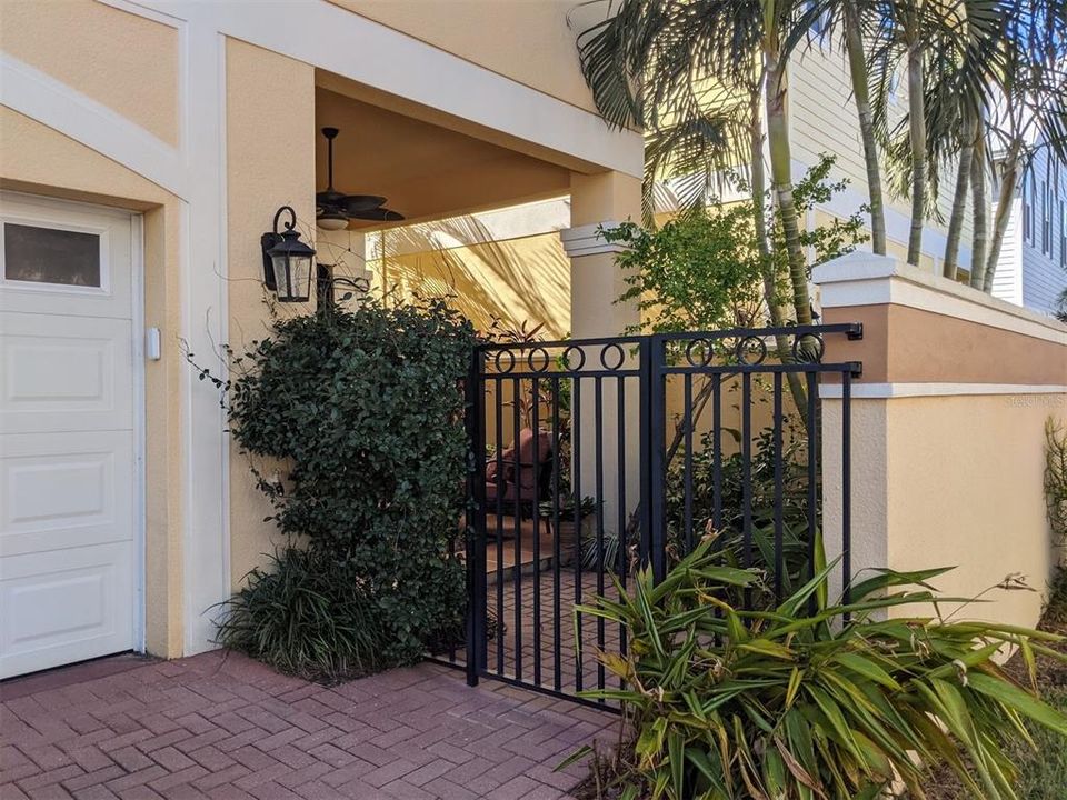 Active With Contract: $1,815,000 (4 beds, 2 baths, 2895 Square Feet)