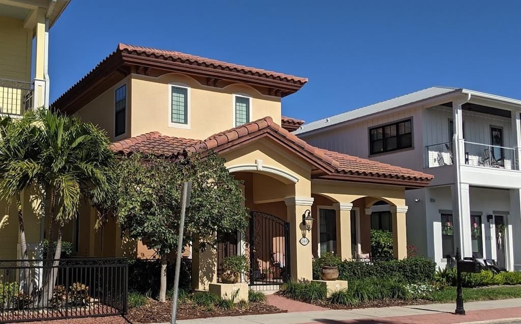 Active With Contract: $1,815,000 (4 beds, 2 baths, 2895 Square Feet)