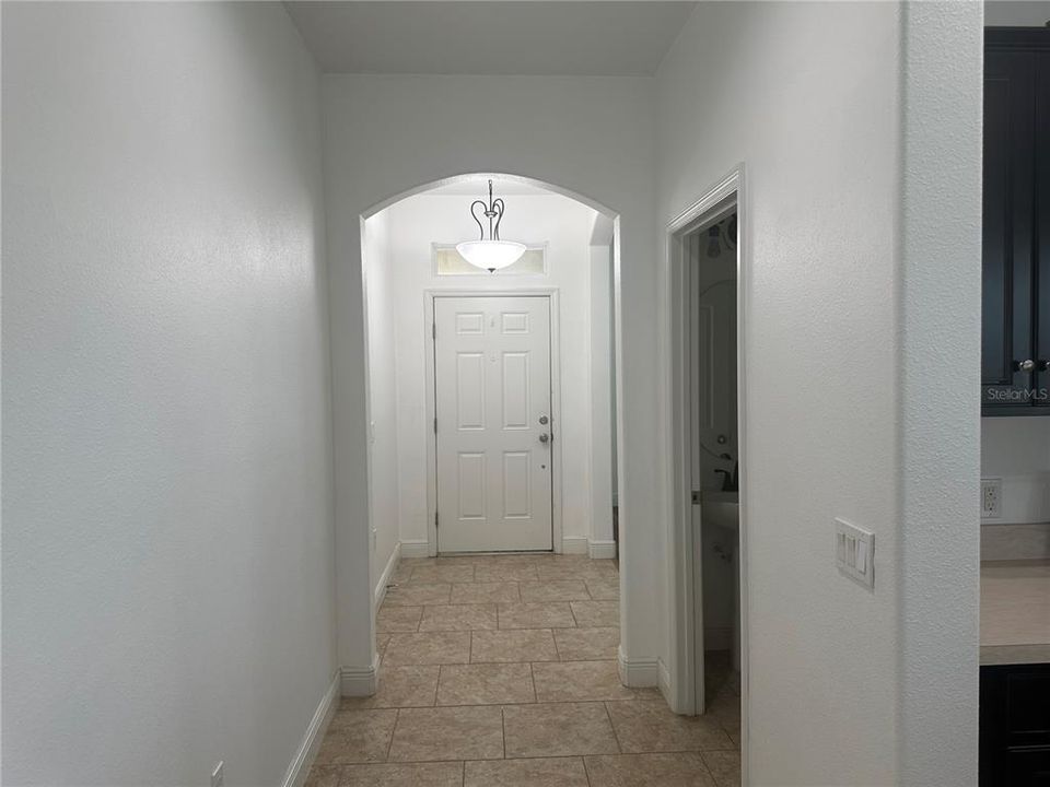 合同活跃: $399,900 (4 贝兹, 3 浴室, 3018 平方英尺)