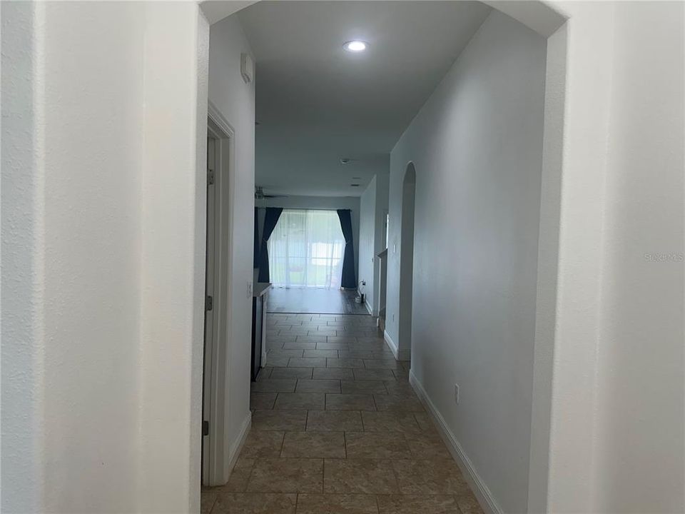 合同活跃: $399,900 (4 贝兹, 3 浴室, 3018 平方英尺)