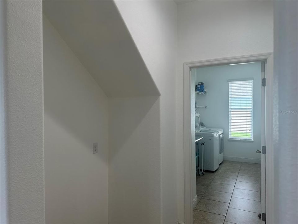 合同活跃: $399,900 (4 贝兹, 3 浴室, 3018 平方英尺)