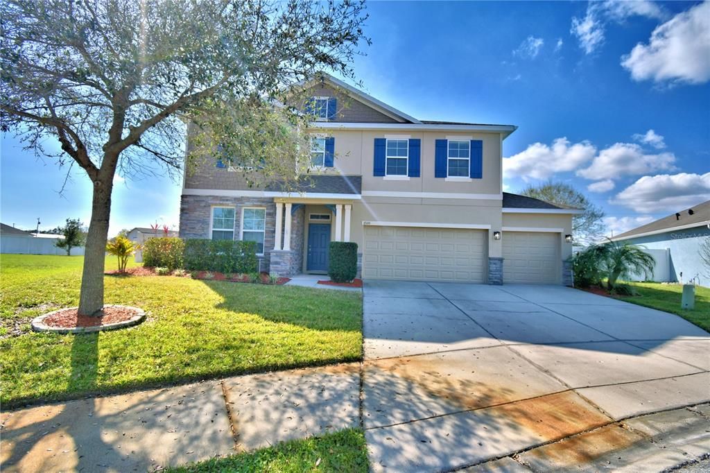 合同活跃: $399,900 (4 贝兹, 3 浴室, 3018 平方英尺)