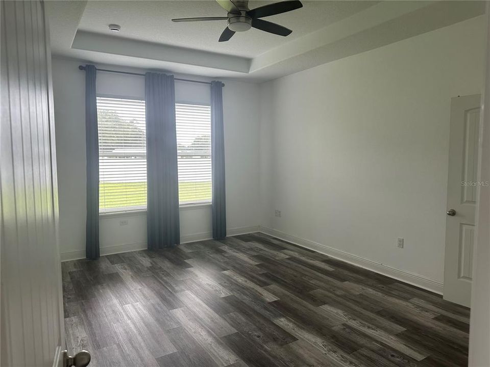 合同活跃: $399,900 (4 贝兹, 3 浴室, 3018 平方英尺)