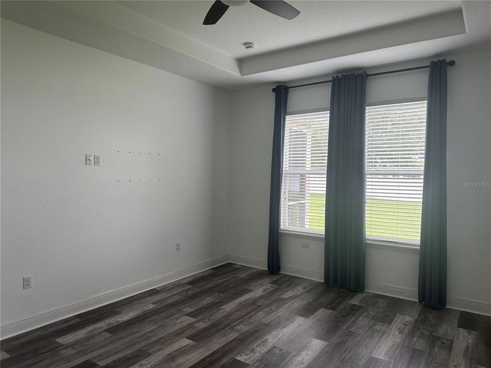 合同活跃: $399,900 (4 贝兹, 3 浴室, 3018 平方英尺)