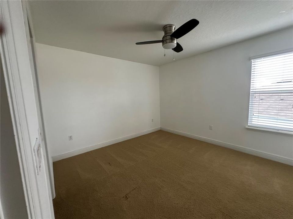 合同活跃: $399,900 (4 贝兹, 3 浴室, 3018 平方英尺)