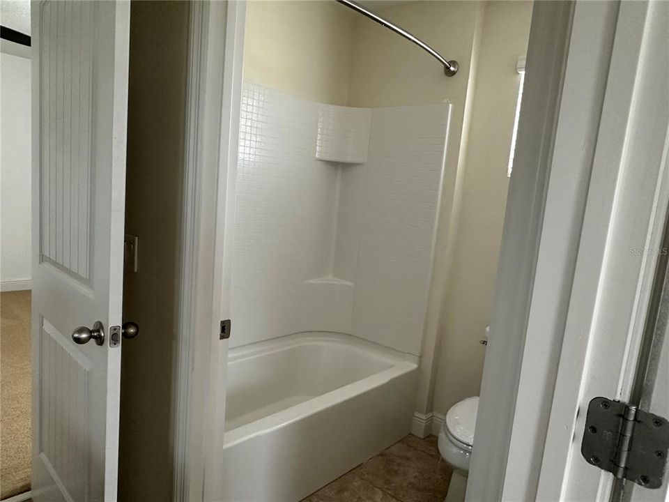 合同活跃: $399,900 (4 贝兹, 3 浴室, 3018 平方英尺)