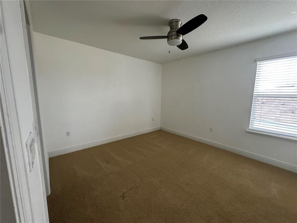 合同活跃: $399,900 (4 贝兹, 3 浴室, 3018 平方英尺)