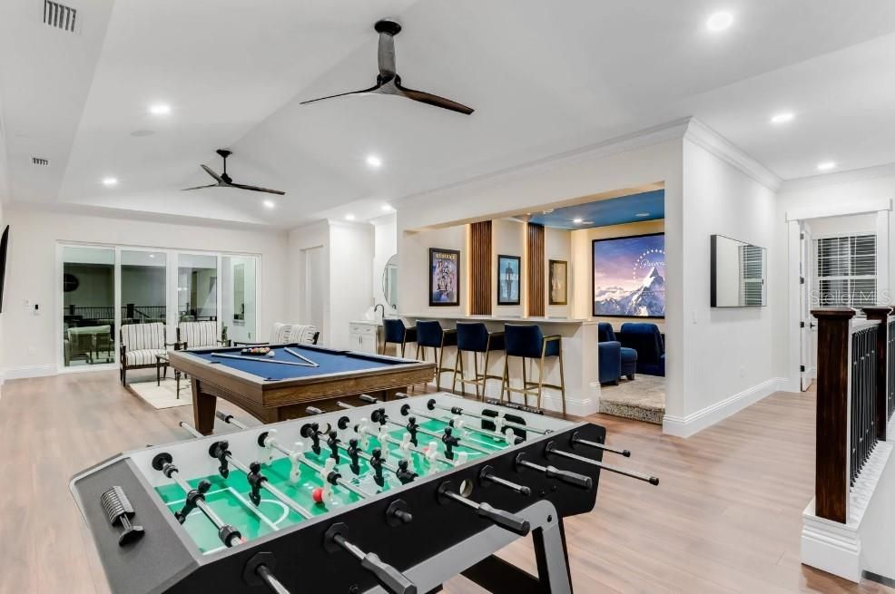 待售: $3,550,000 (10 贝兹, 10 浴室, 7300 平方英尺)