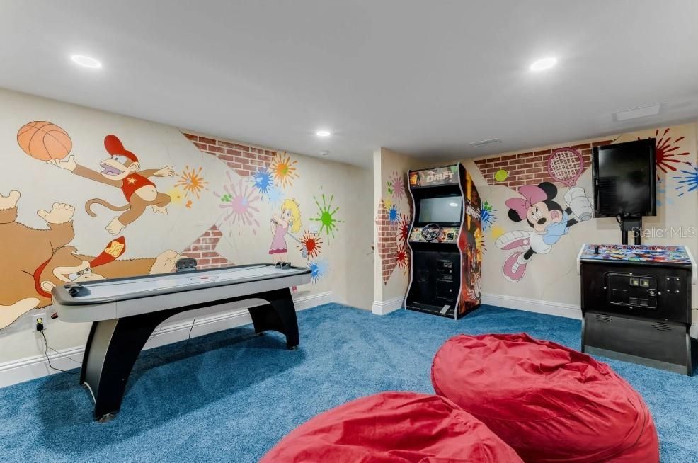 待售: $3,550,000 (10 贝兹, 10 浴室, 7300 平方英尺)