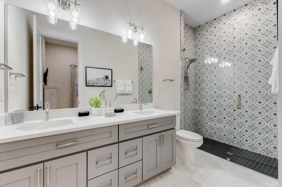 待售: $3,550,000 (10 贝兹, 10 浴室, 7300 平方英尺)