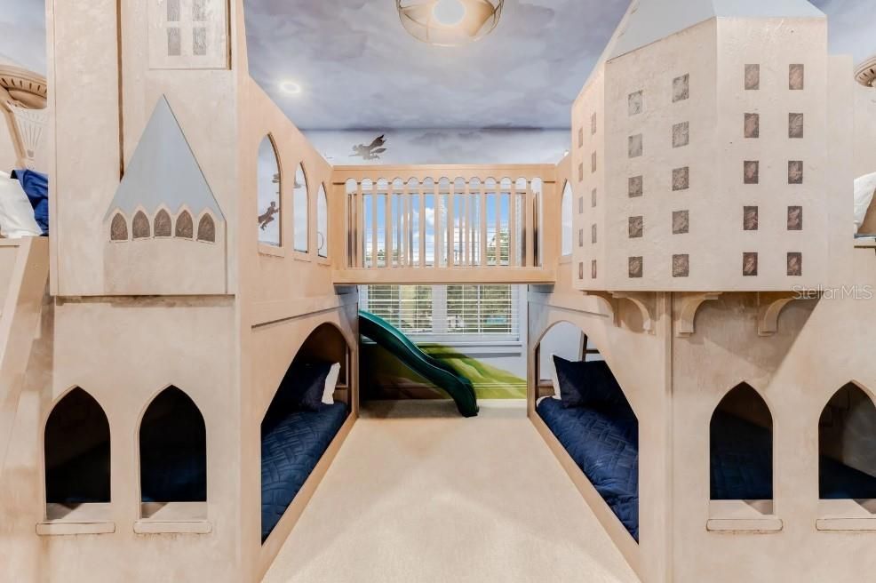 待售: $3,550,000 (10 贝兹, 10 浴室, 7300 平方英尺)