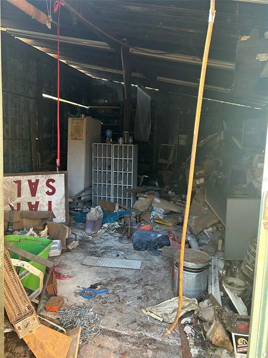 На продажу: $98,000 (3 спален, 1 ванн, 1645 Квадратных фут)