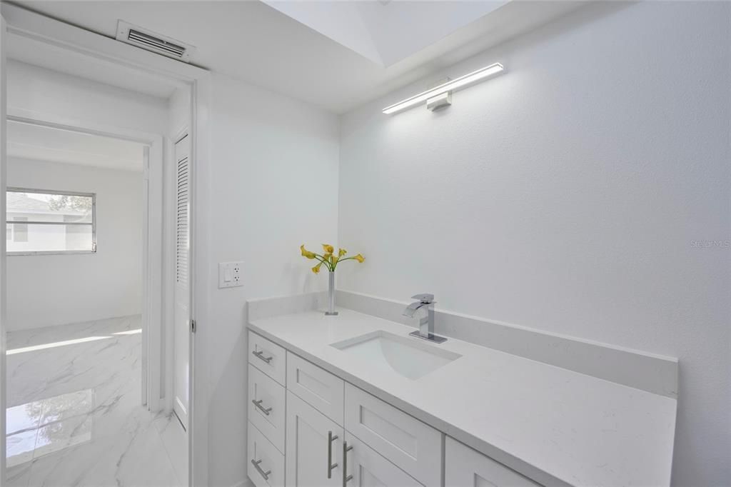 待售: $299,000 (2 贝兹, 2 浴室, 1629 平方英尺)