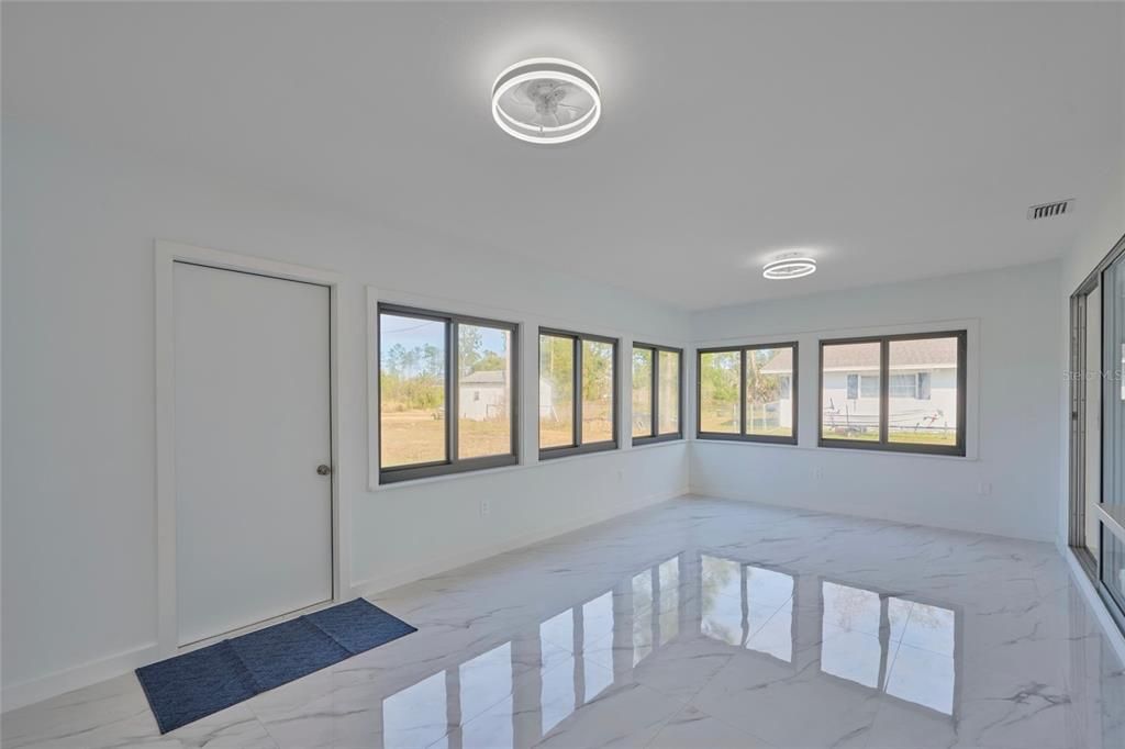 待售: $299,000 (2 贝兹, 2 浴室, 1629 平方英尺)