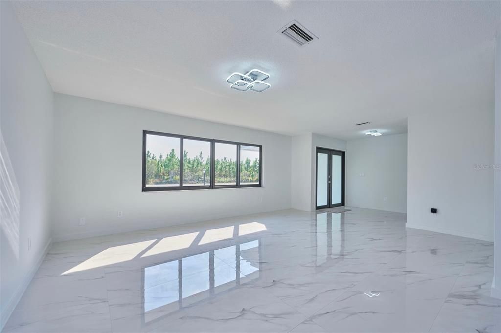 待售: $299,000 (2 贝兹, 2 浴室, 1629 平方英尺)