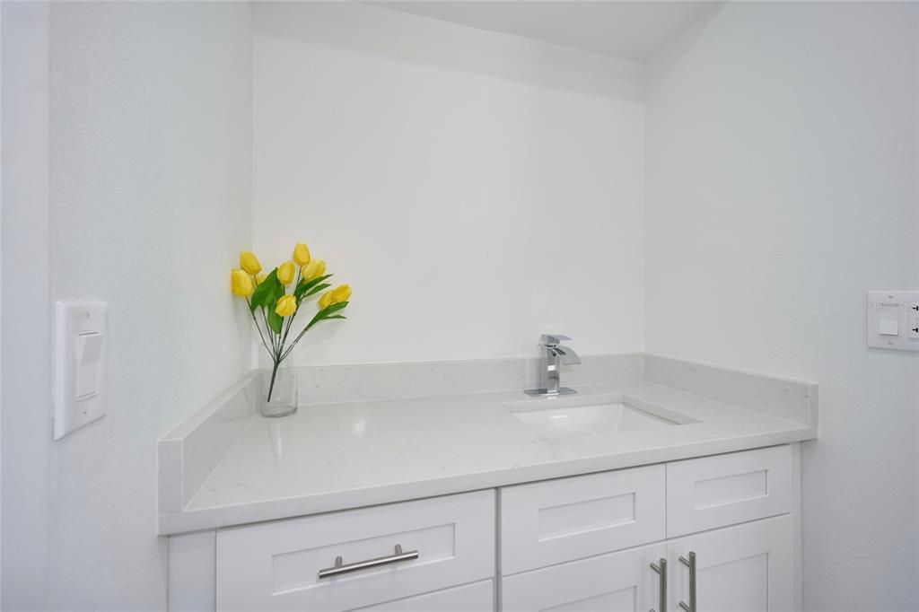 待售: $299,000 (2 贝兹, 2 浴室, 1629 平方英尺)