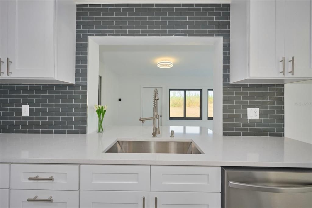 待售: $299,000 (2 贝兹, 2 浴室, 1629 平方英尺)