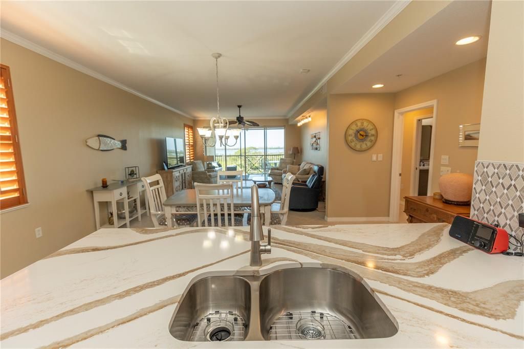 Activo con contrato: $677,777 (3 camas, 2 baños, 2028 Pies cuadrados)