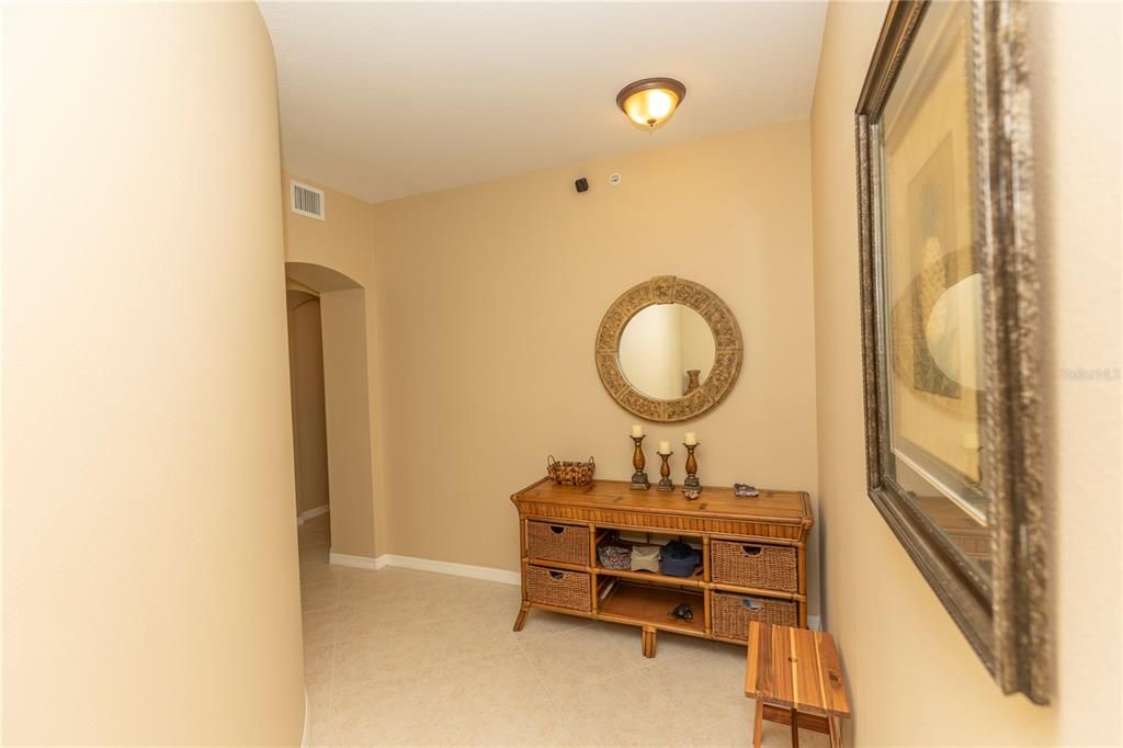 Activo con contrato: $677,777 (3 camas, 2 baños, 2028 Pies cuadrados)