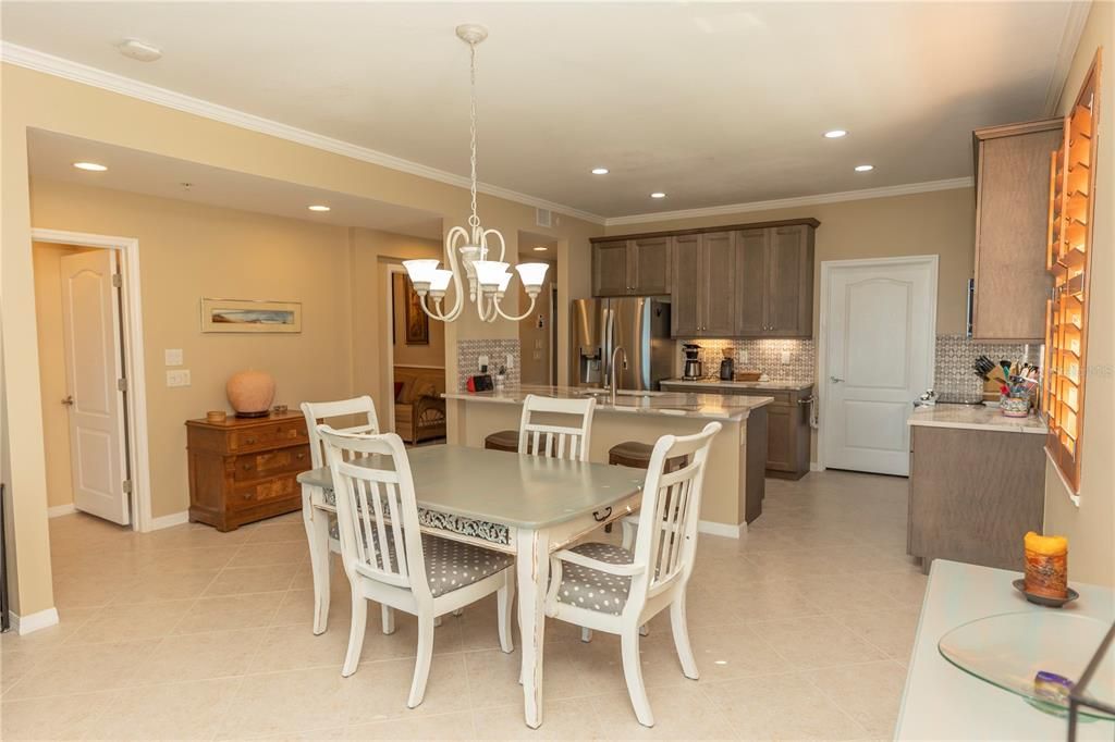 Activo con contrato: $677,777 (3 camas, 2 baños, 2028 Pies cuadrados)