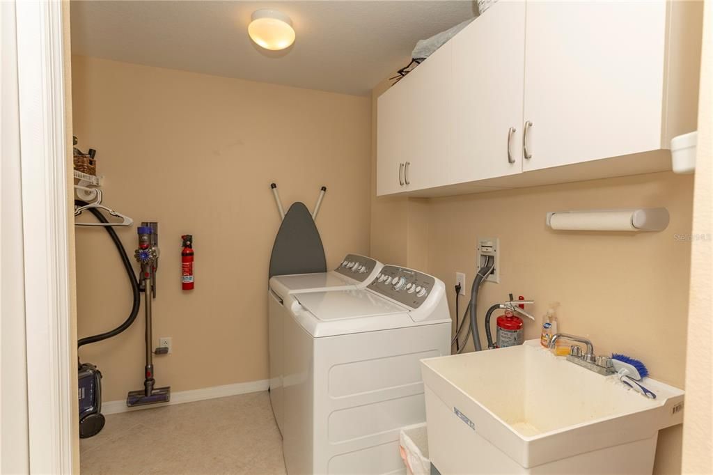 Activo con contrato: $677,777 (3 camas, 2 baños, 2028 Pies cuadrados)