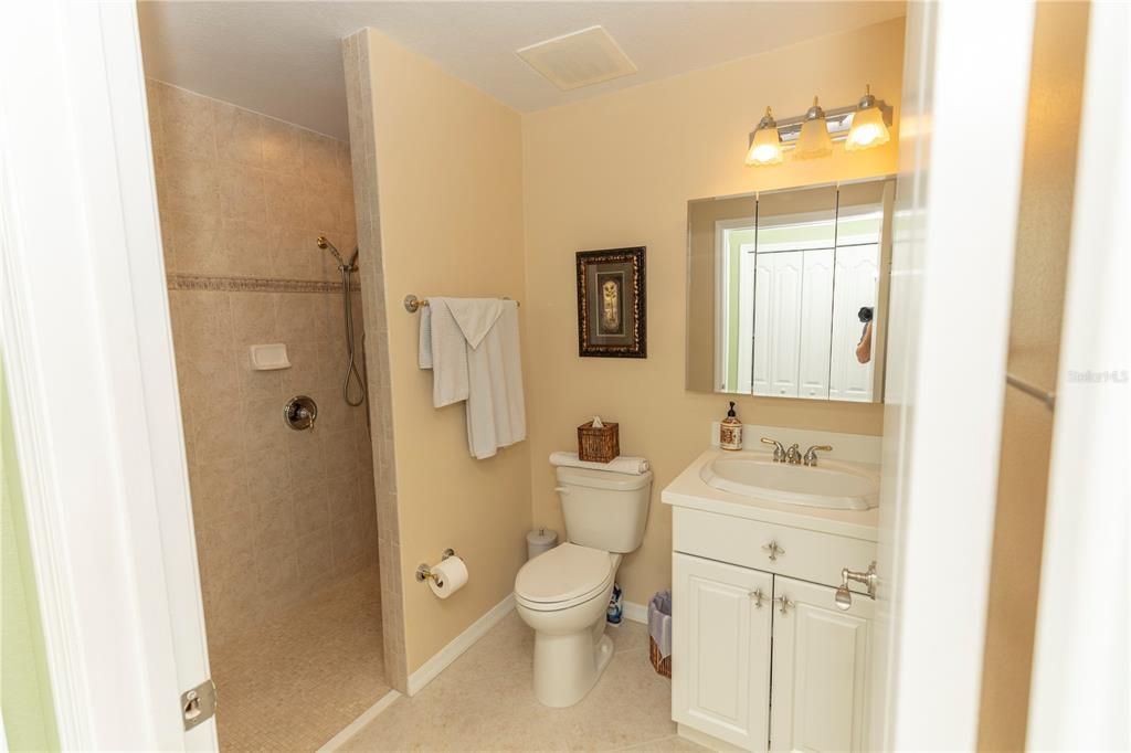 Activo con contrato: $677,777 (3 camas, 2 baños, 2028 Pies cuadrados)