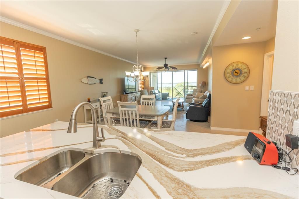 Activo con contrato: $677,777 (3 camas, 2 baños, 2028 Pies cuadrados)