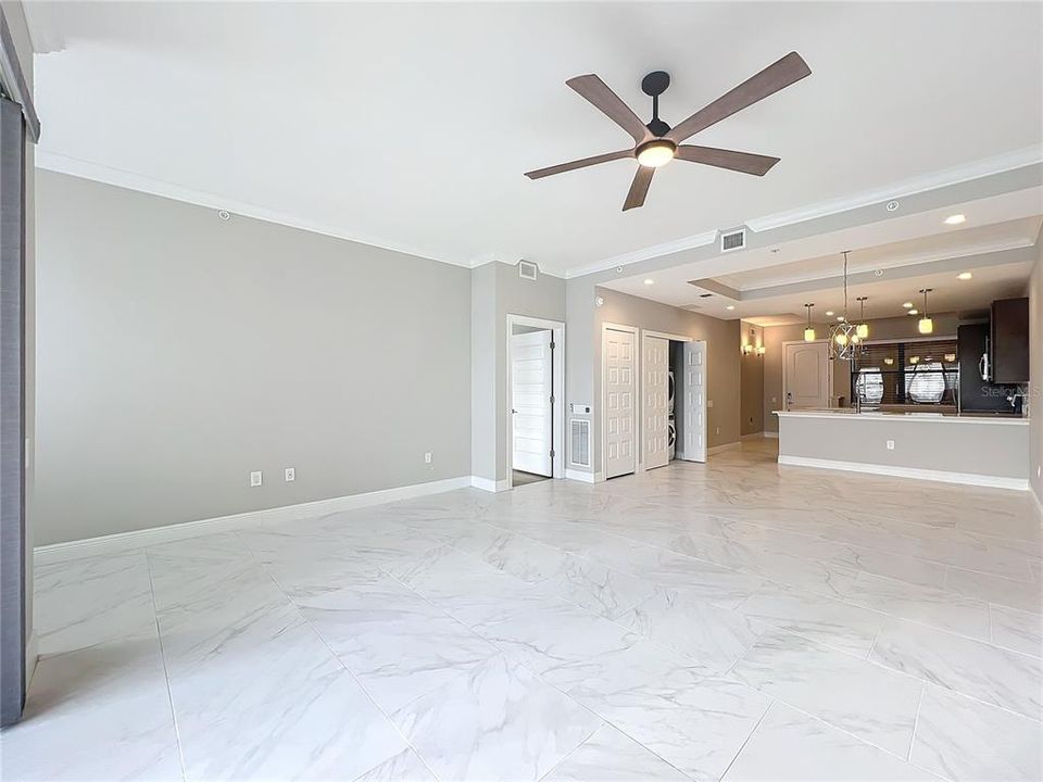 For Sale: $376,500 (2 beds, 2 baths, 1402 Square Feet)