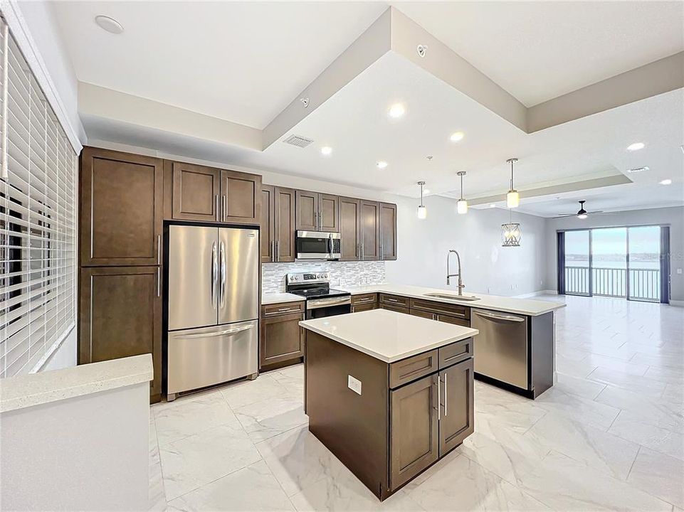 For Sale: $376,500 (2 beds, 2 baths, 1402 Square Feet)