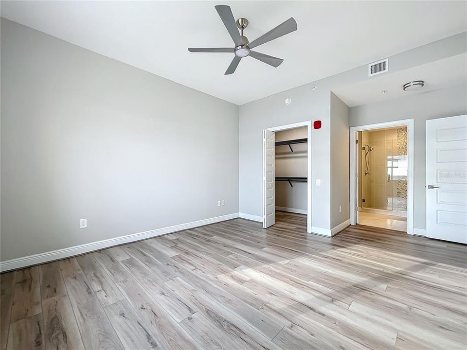 For Sale: $376,500 (2 beds, 2 baths, 1402 Square Feet)